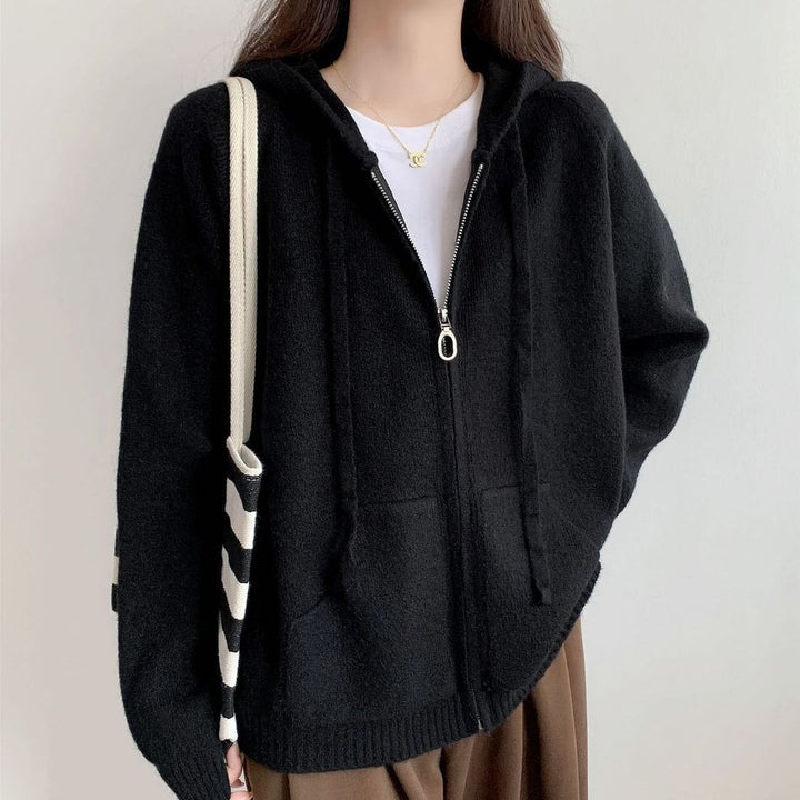 Veste à capuche pour femmes surdimensionnée avec une coupe courte et des poches pratiques Chic & Stil