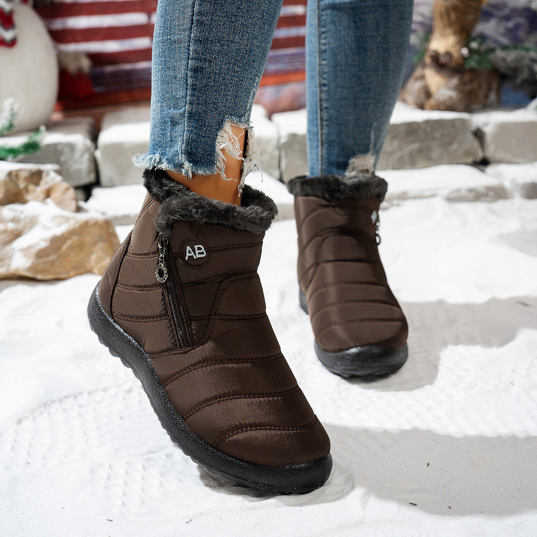 Lune London | Women's winter boots with practical zipper and cozy inner lining