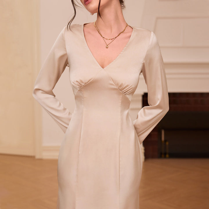 Robe midi élégante pour femmes avec décolleté en V et manches longues Chic & Stil
