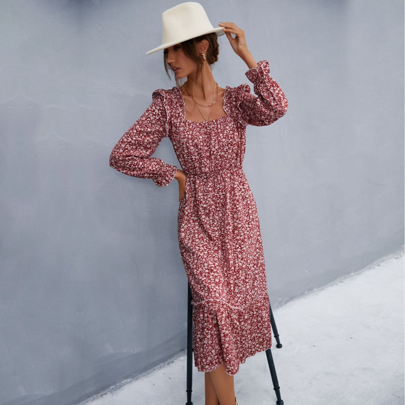 Robe maxi romptique pour femme avec des détails en volants et des motifs floraux Chic & Stil