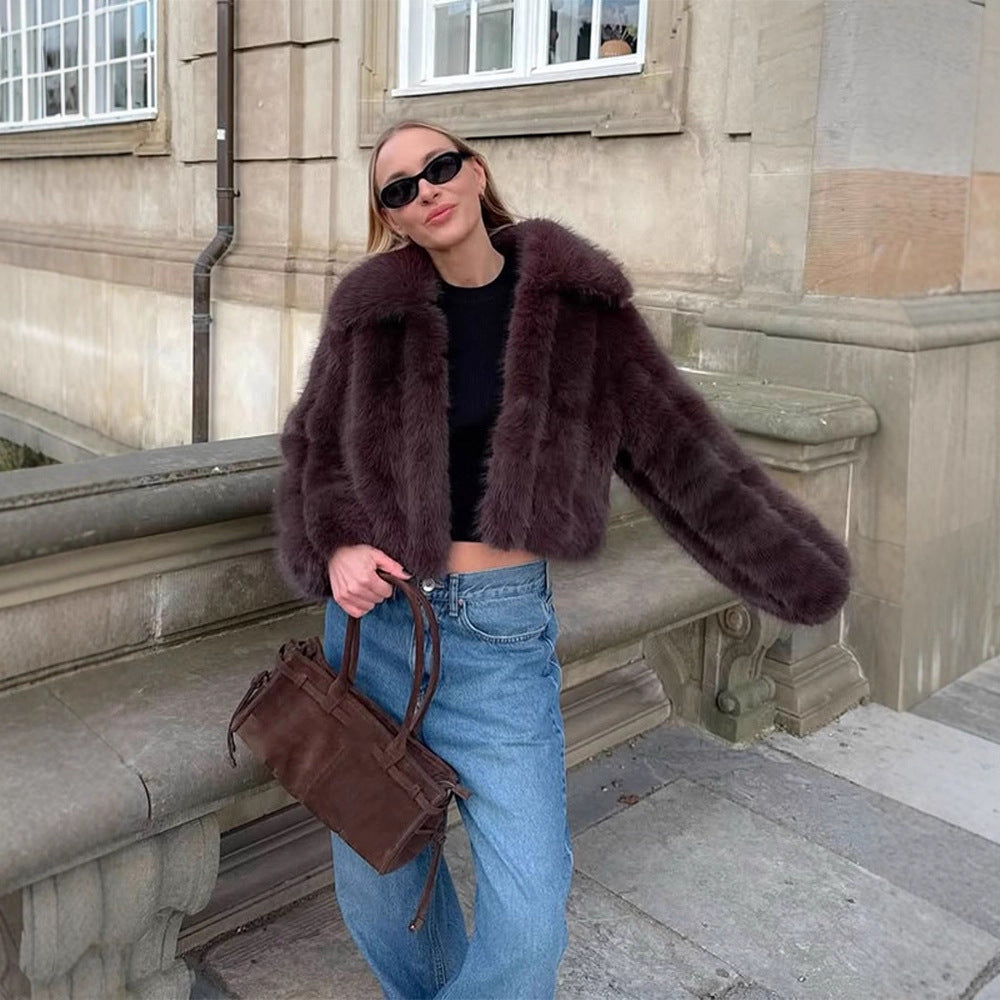 Ladies faux fur jacket in chic crop style