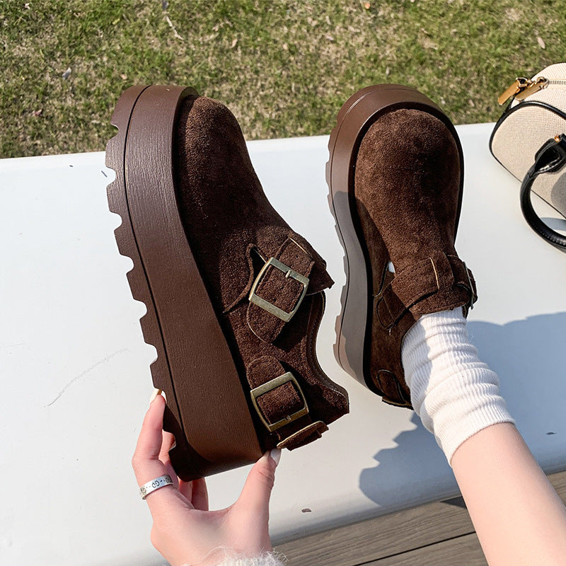 Women’s clogs with trendy buckle design and cushioned sole Lune London