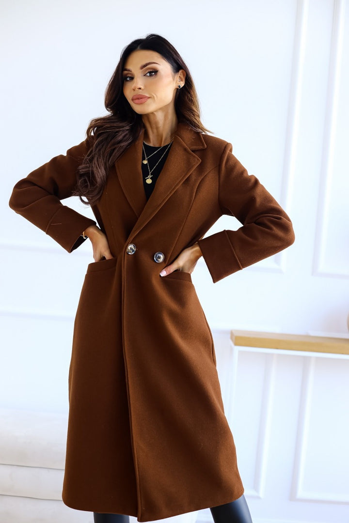 Timeless wool coat for women with an elegant lapel and practical pockets Lune London