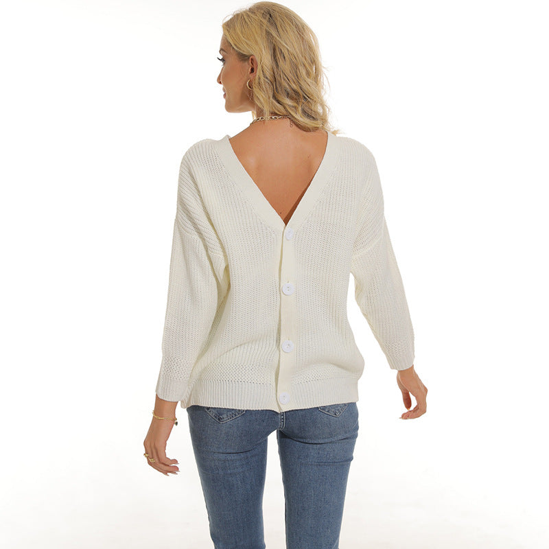 Woman cardigan with deep V-neck and button placket Lune London