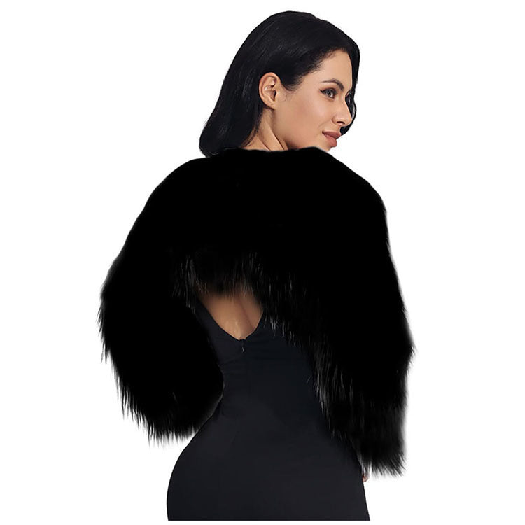 Ladies extravagant faux fur bolero with elegant cut Lune London