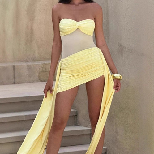 Elegant beach dress for women with elastic fit and refined wrapped design Lune London