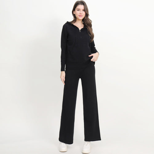 Casual knit loungewear set for women with hood and wide leg Lune London