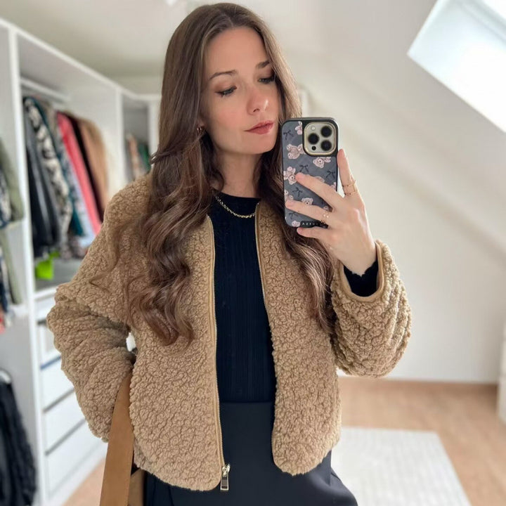 Women's teddy jacket with zipper and side pockets