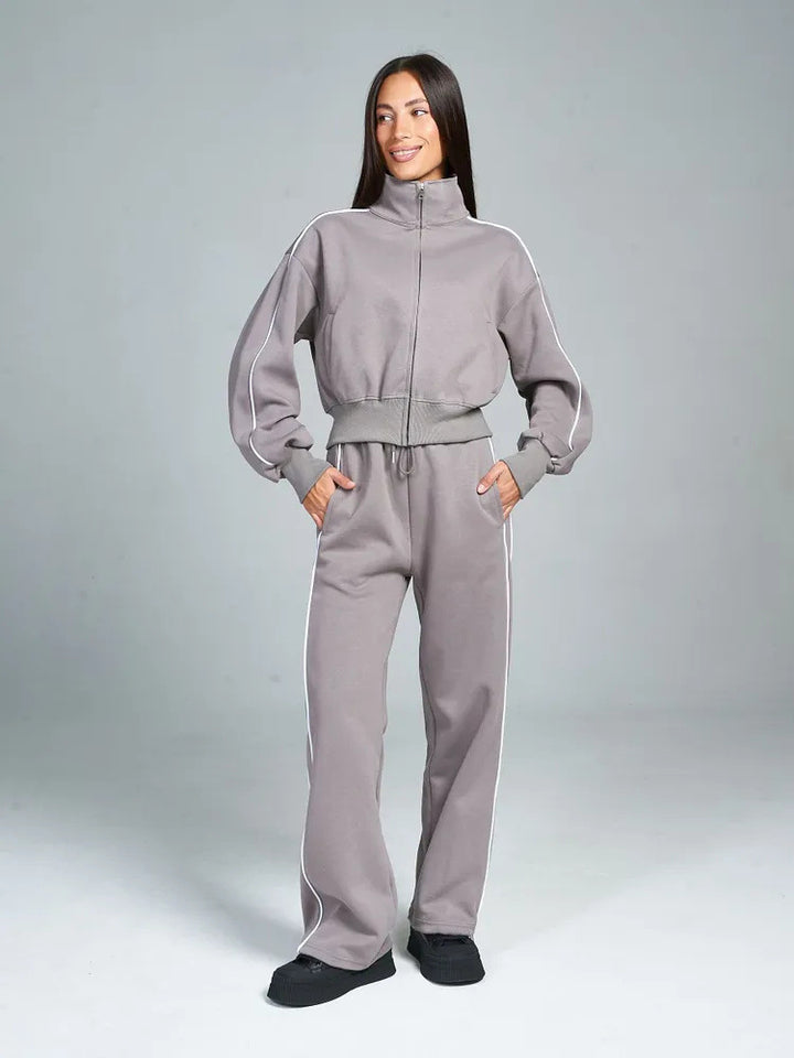 Leisure set for women with high collar and casual cut Lune London