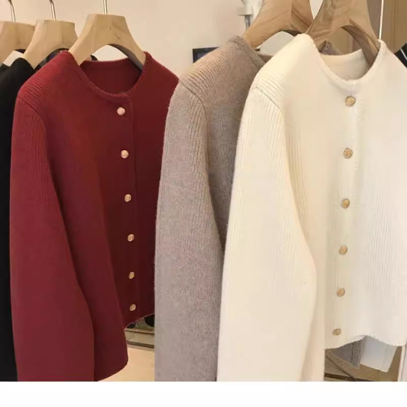 Ladies luxurious cardigan with chic button details and style