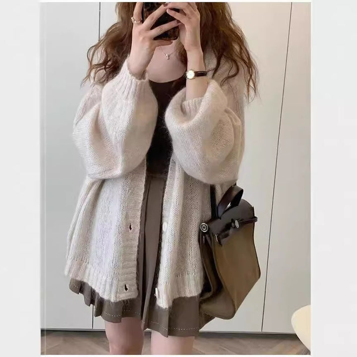 Oversized casual knit jacket for women with voluminous sleeves and practical pockets Lune London