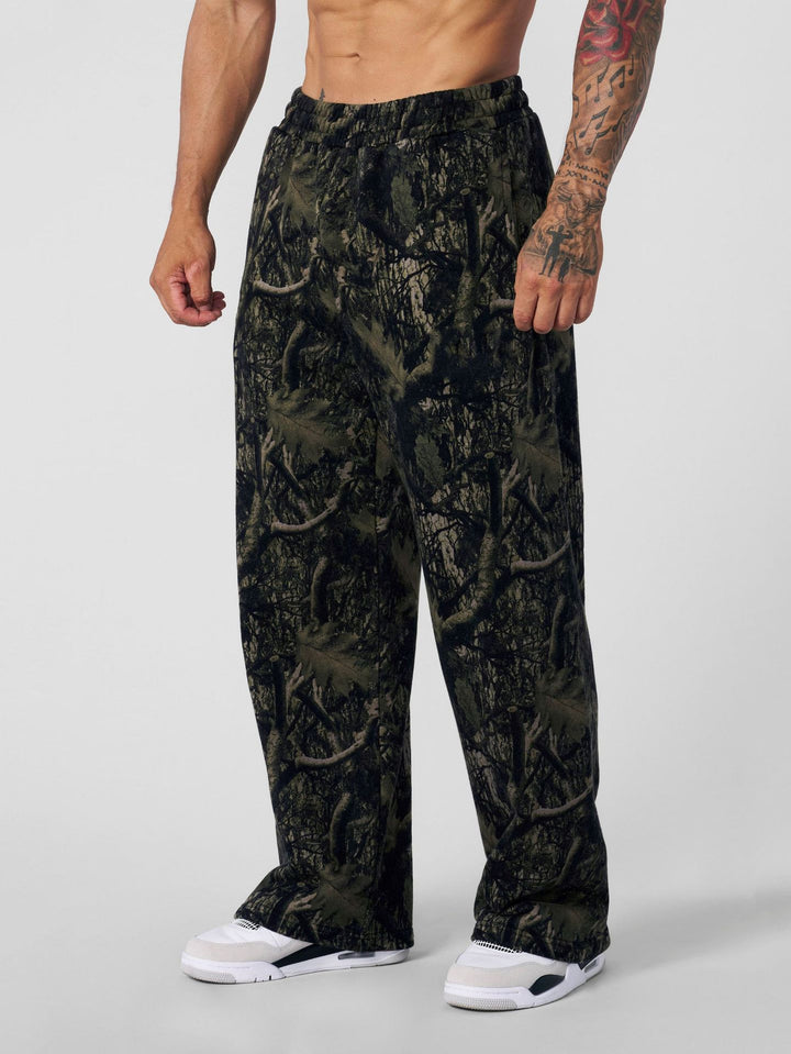 Casual camo look cargo pants for men with practical elastic waistband Lune London