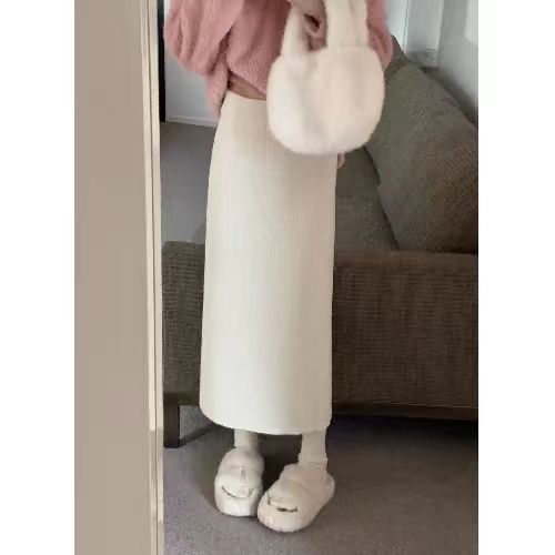 Knitted skirt for women with ribbed design Lune London