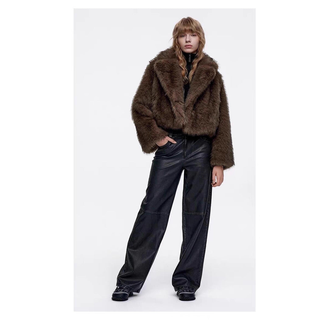 Oversized faux fur jacket for women with voluminous collar Lune London