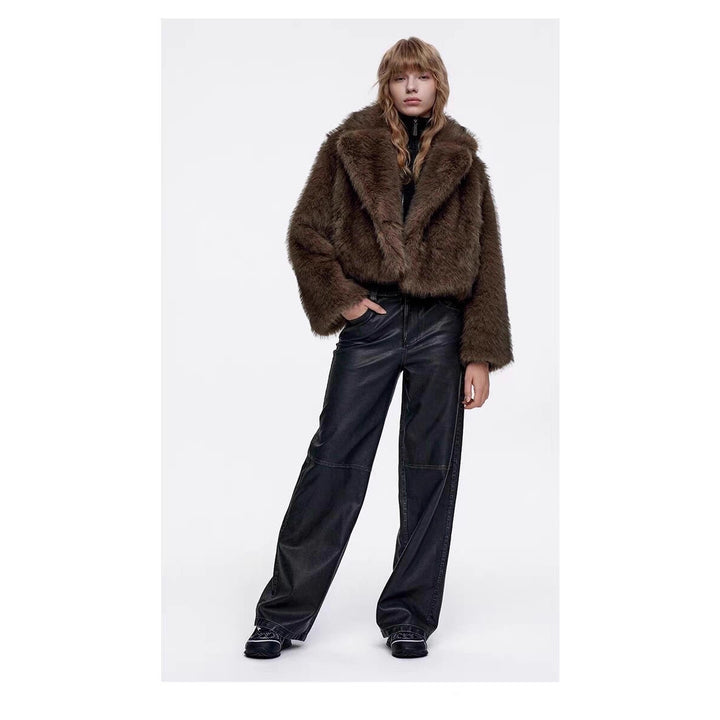 Oversized faux fur jacket for women with voluminous collar Lune London