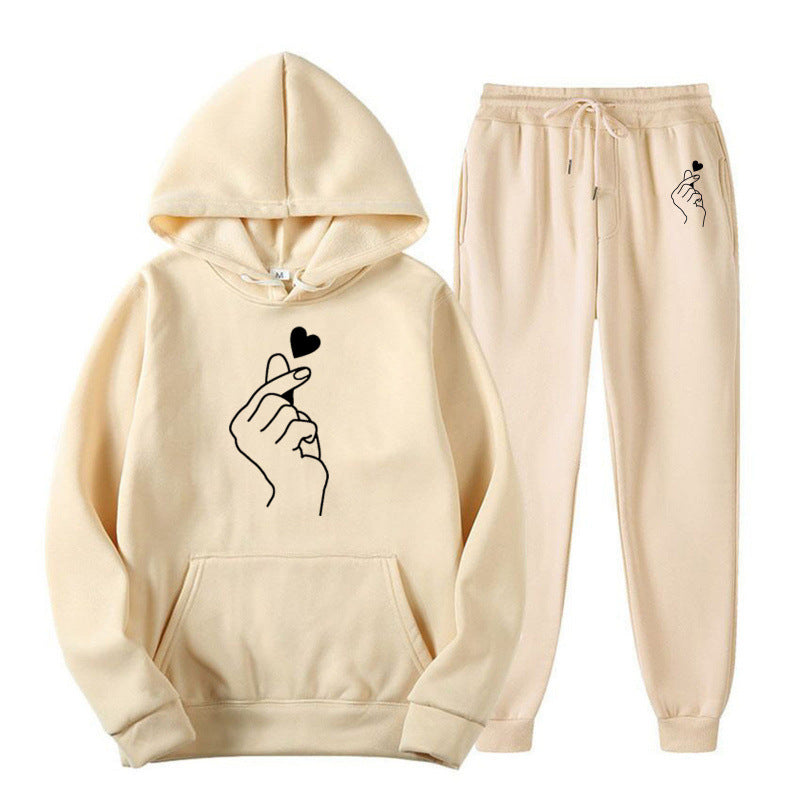 Women's tracksuit with creative heart motif and comfortable fit Lune London