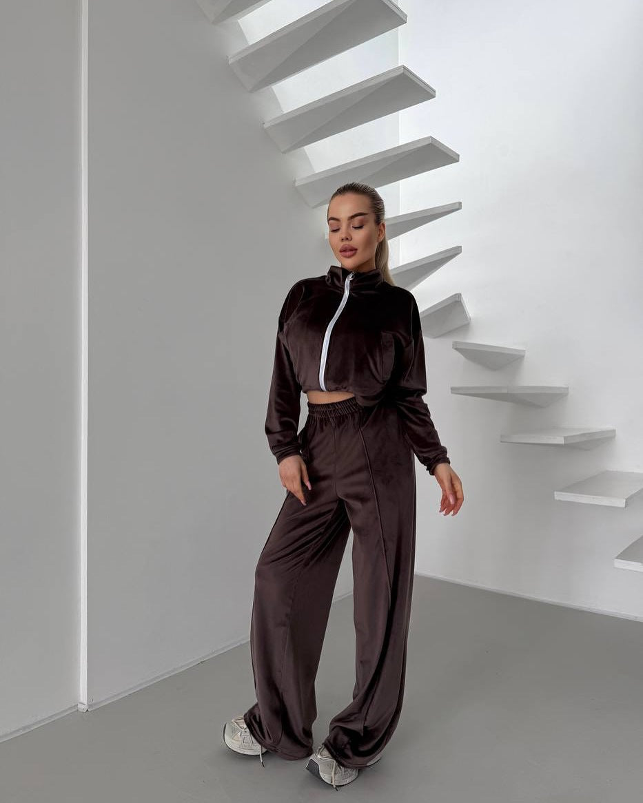Sporty polar jogging set for women with zippered closure and soft lining Lune London