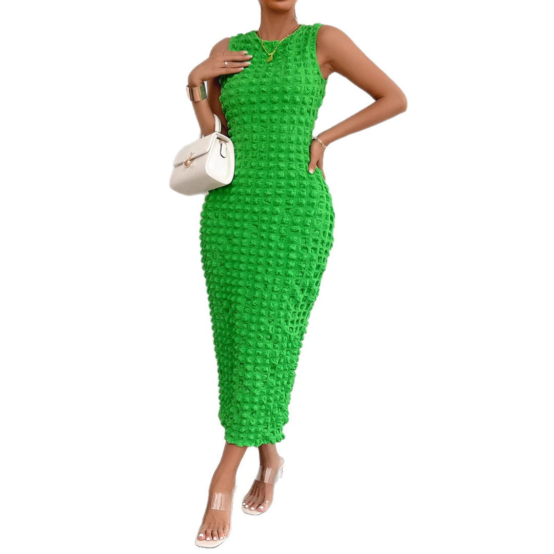 Chic & Stil flattering midi dress for women with textured surface