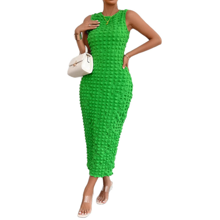 Chic & Stil flattering midi dress for women with textured surface