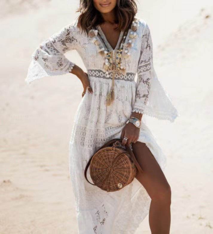 Elegant boho beach dress for ladies with lace accents and a loose fit Lune London