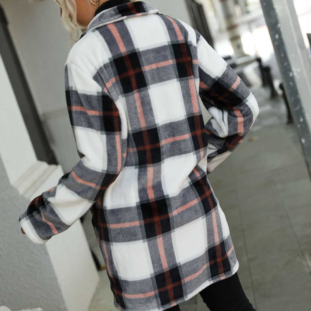 Ladies Plaid Fleece Jacket with Trendy Cut and Practical Pockets Lune London