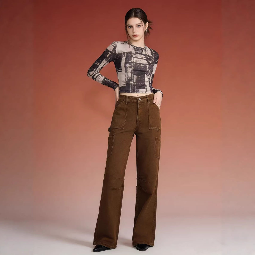 Ladies cargo pants in a casual, loose fit with practical side pockets Lune London