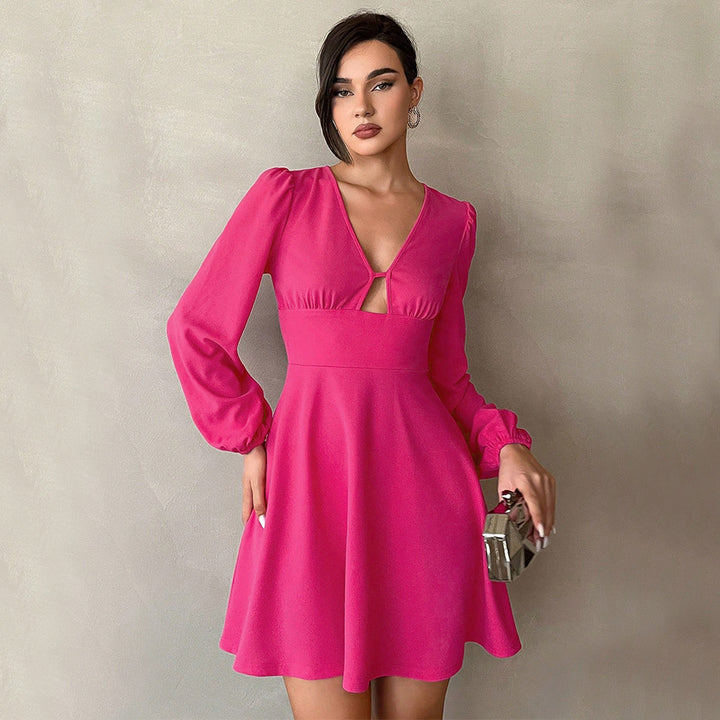 Robe mini pour femme avec décolleté en V profond et élégantes manches bouffantes Chic & Stil