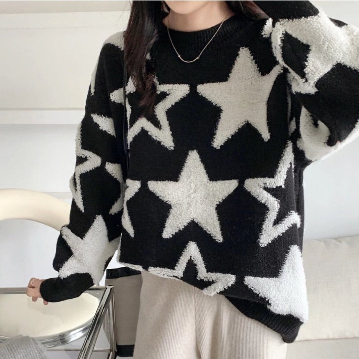 Casual oversized pullover for women with star pattern Lune London