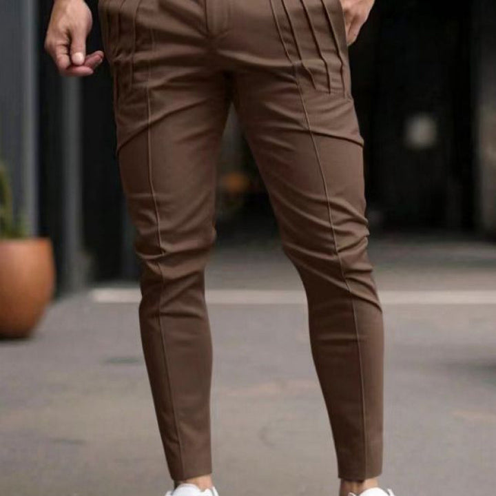Elegant slim-fit men's trousers with high-quality pleats and practical pockets Lune London