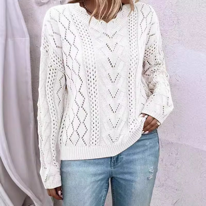 Pullover tricoté pour femmes avec des structures en maille raffinées et décolleté en V Chic & Stil