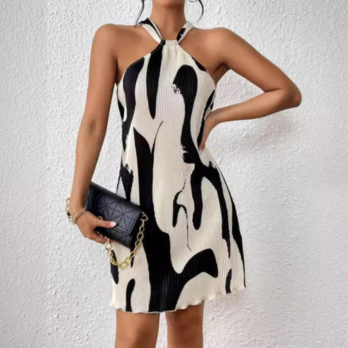 Short fashion dress for women with a refined backless design Lune London