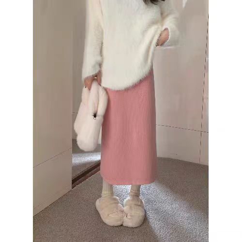 Knitted skirt for women with ribbed design Lune London