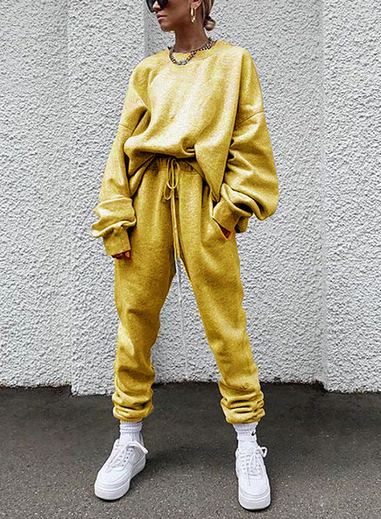 Women casual and comfortable leisure set with an oversized sweater and chic jogging pants and style