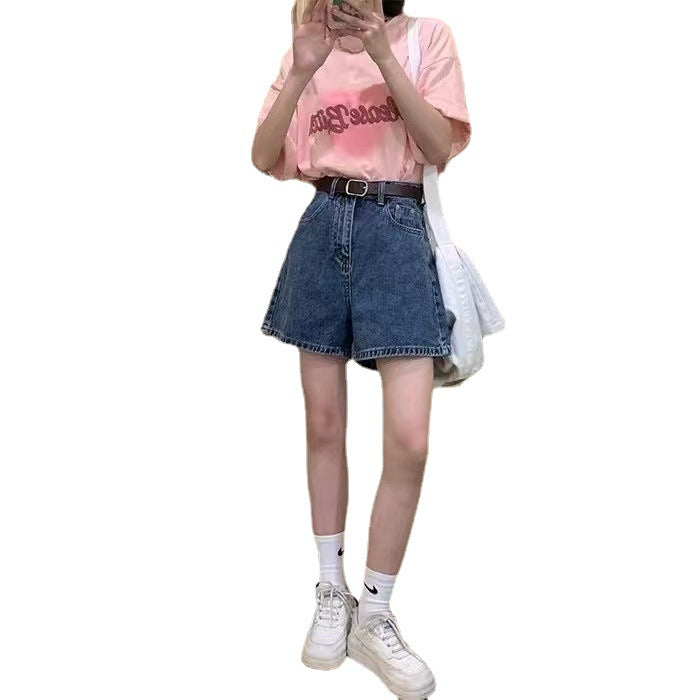 Women's denim shorts with high pockets and loose fit