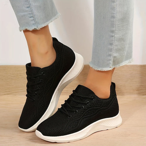 Women's athletic shoes with breathable upper material and non-slip outsole Lune London