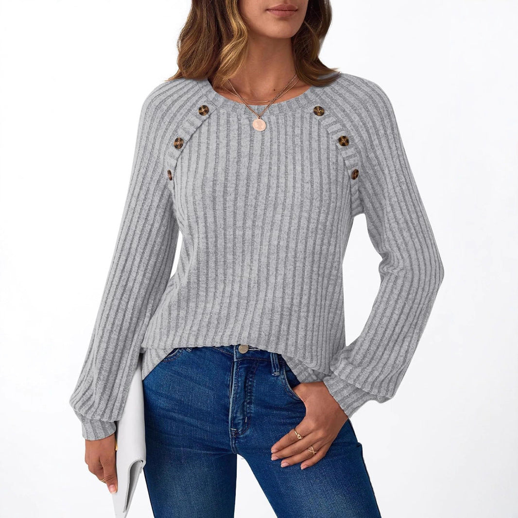 Knitted pullover for women with decorative buttons and a modern ribbed pattern Lune London