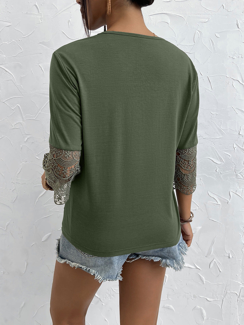 T-shirt for women with lace and V-neck Lune London