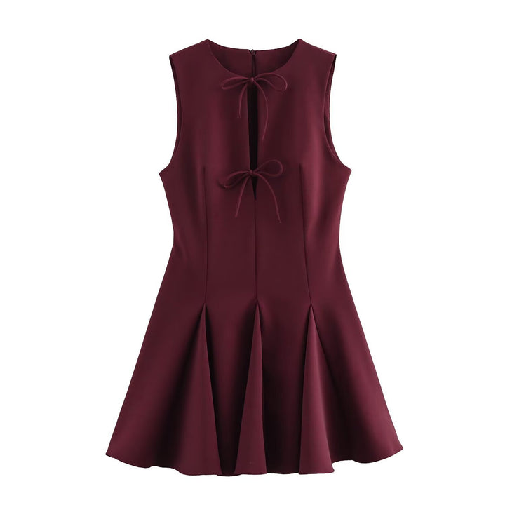 Leisure dress for women with refined knot details and a flowing hem Lune London