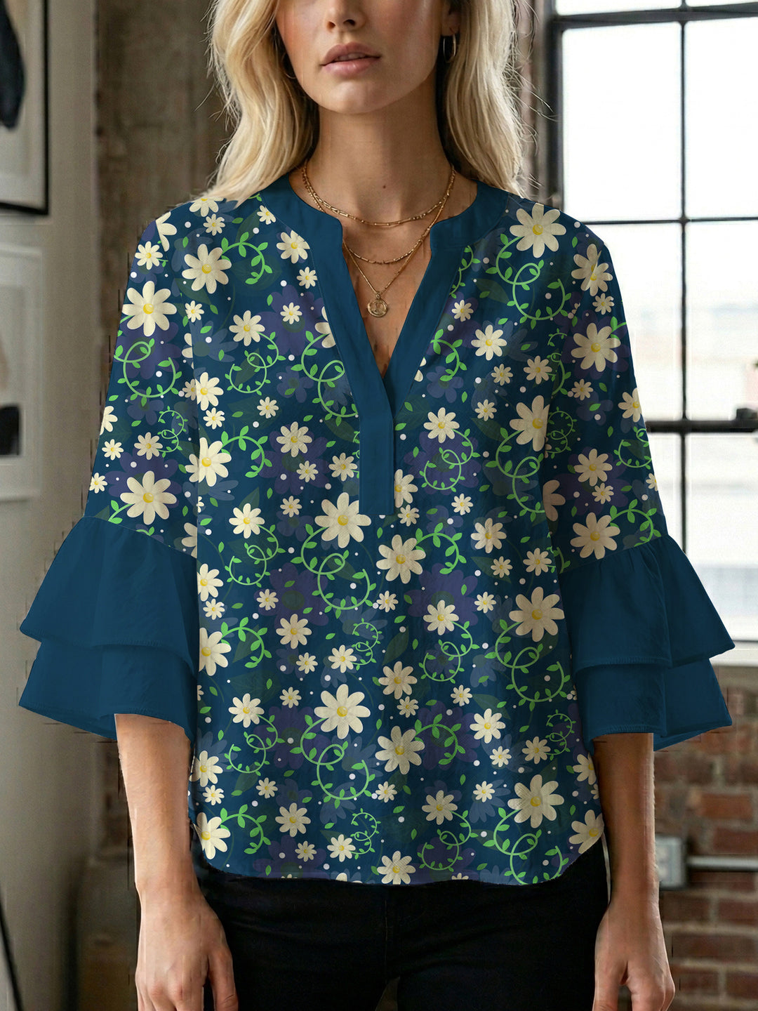Women's blouse with voluminous sleeves and floral design Lune London