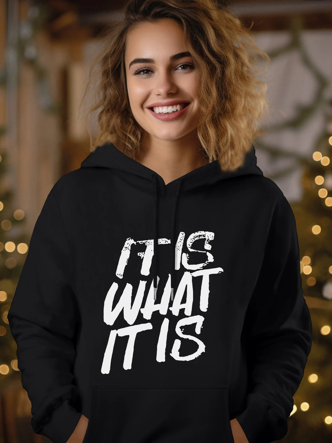 Women's hoodie with creative lettering and comfortable fit Chic & Stil