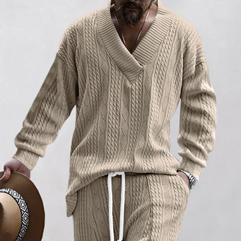 Lune London | Men's casual knit sweater with V-neck and cable pattern