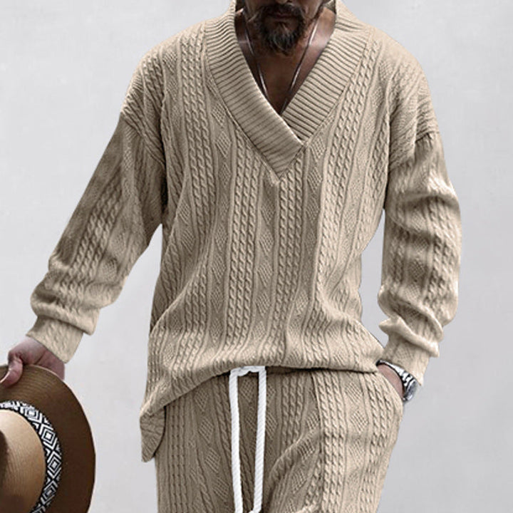 Lune London | Men's casual knit sweater with V-neck and cable pattern