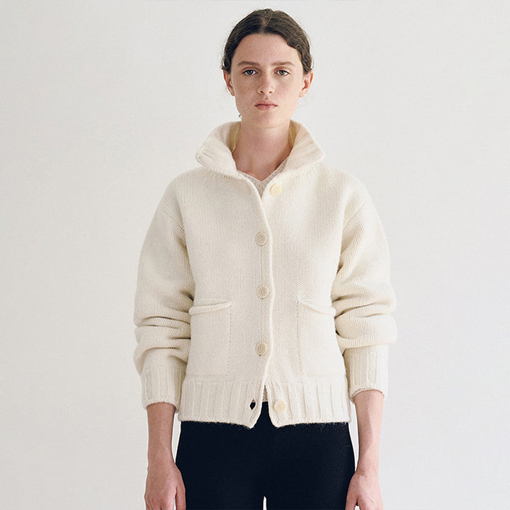 Cardigan tricoté sportif pour femmes avec col Chic & Stil