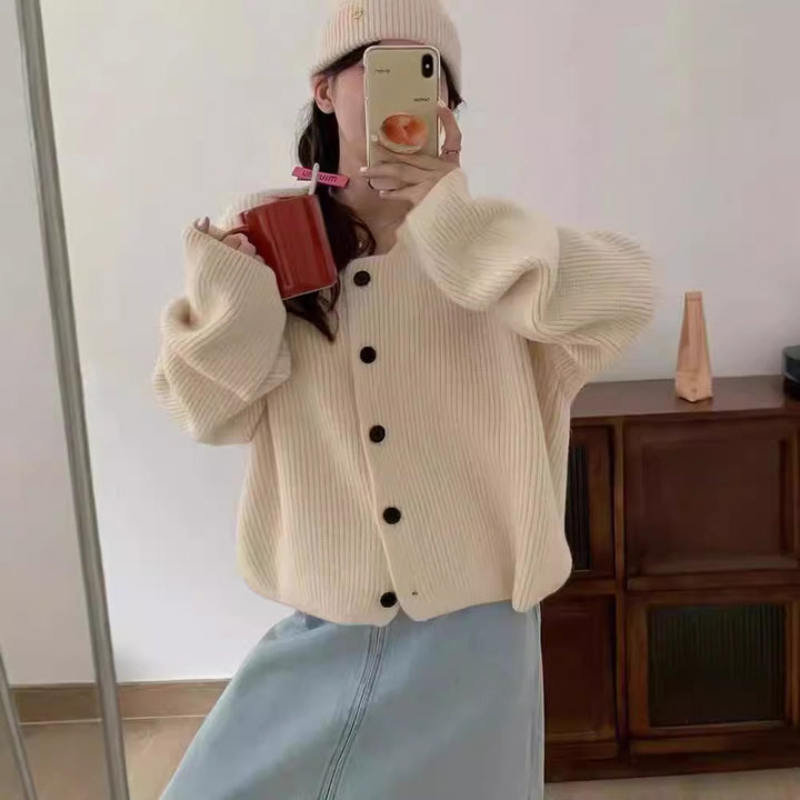 Thick knit jacket for women with button closure and wide sleeves Lune London