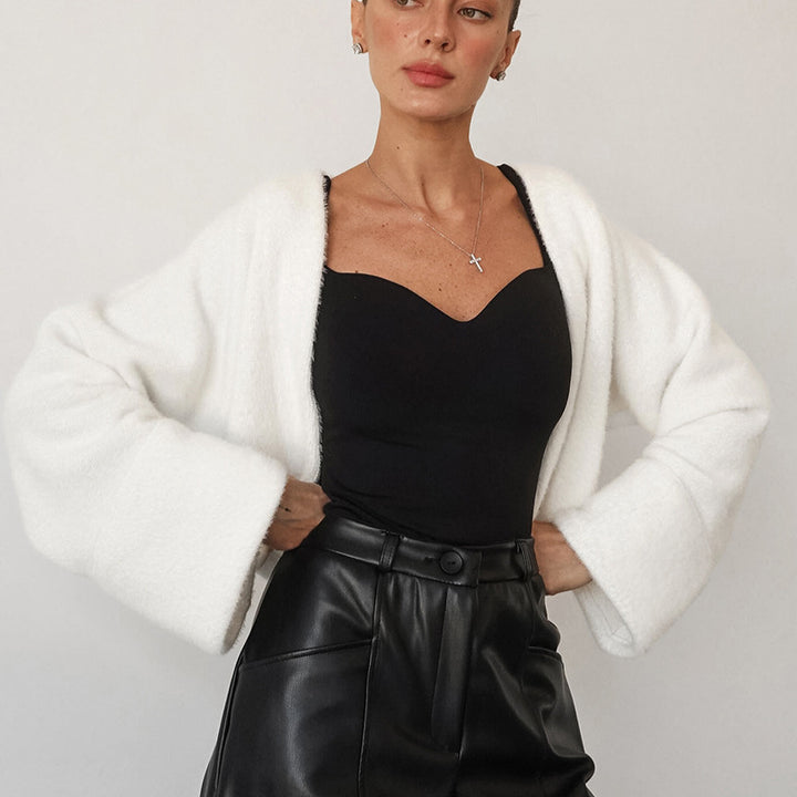 Lady fluffy cardigan with elegant V-neck and wide sleeves Lune London
