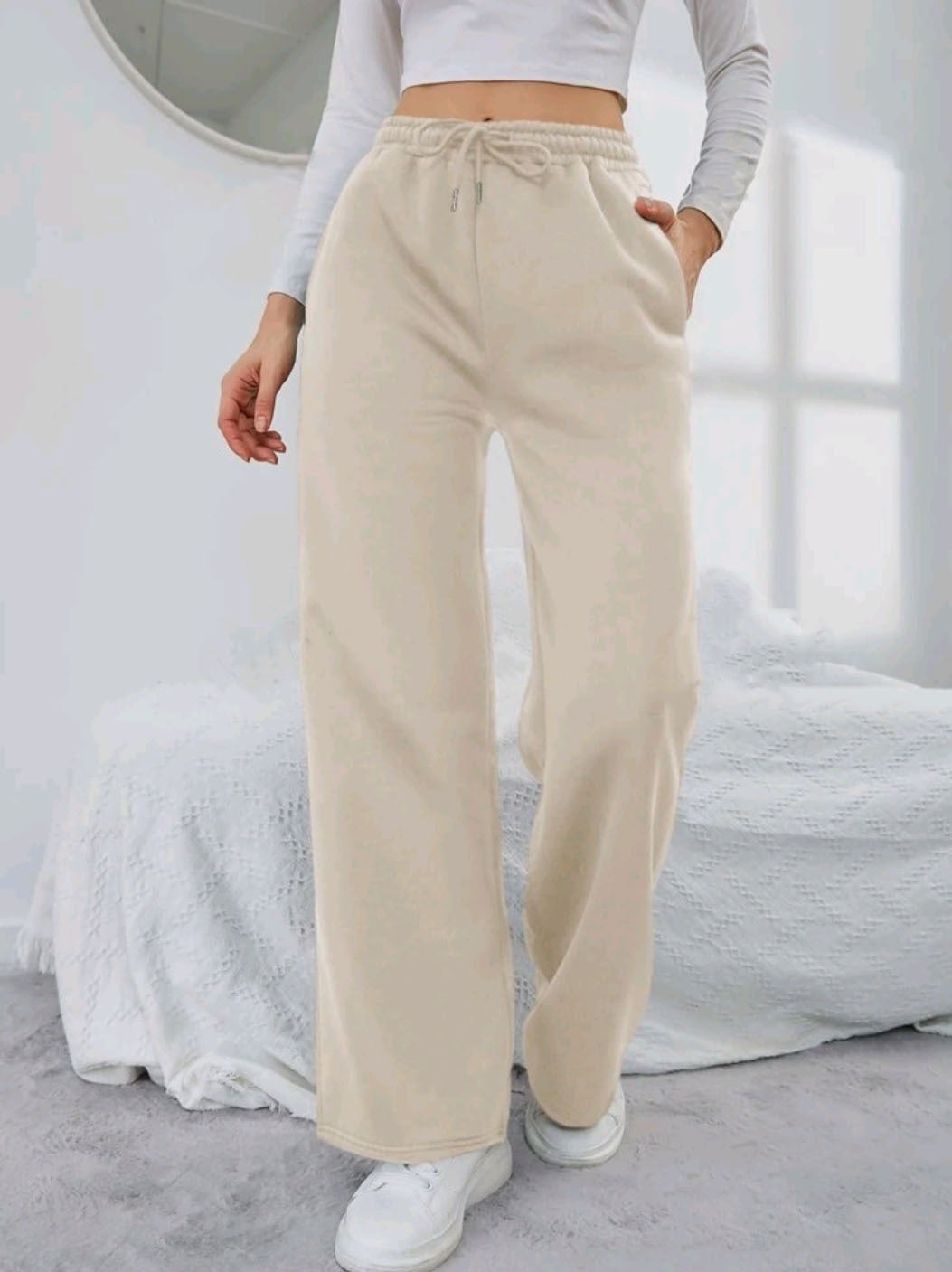 Wide and comfortable jogger pants for ladies with an elastic waistband and side pockets Lune London