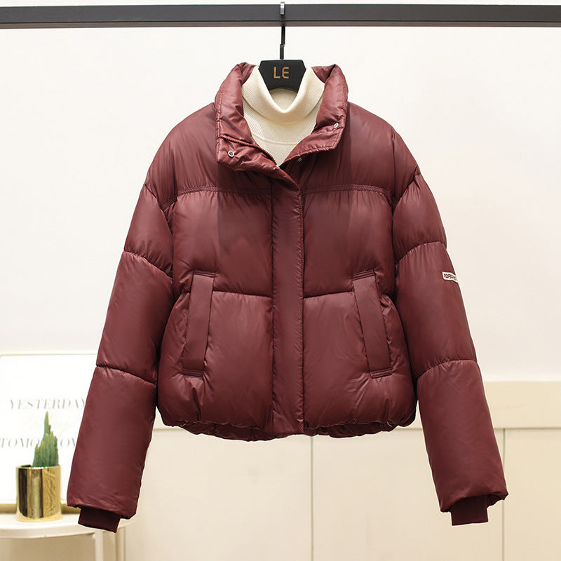 Short and trendy down jacket for women with practical entry pockets Lune London