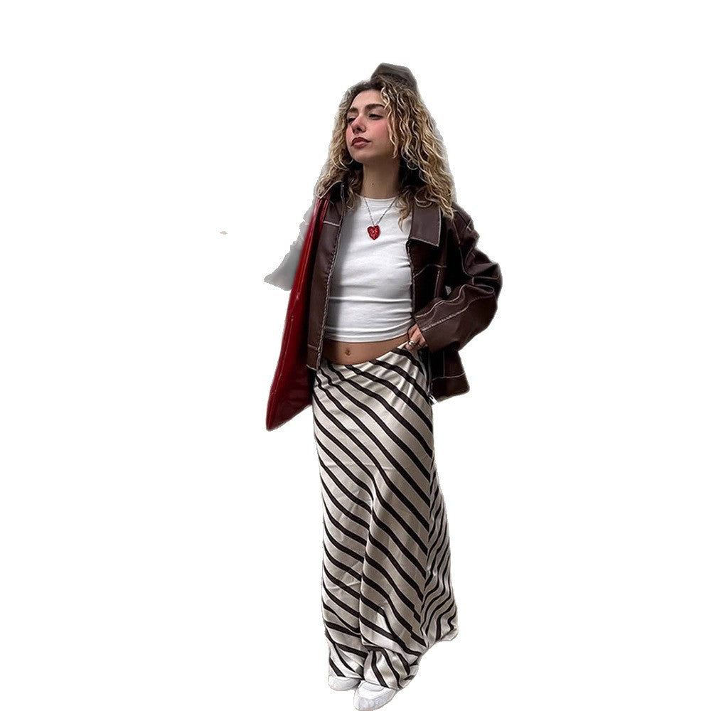 Cropped faux leather jacket for women with fine seams and a loose fit Lune London