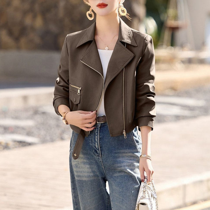 Veste de motard à la mode pour femmes avec fermeture éclair asymétrique et poches pratiques Chic & Stil