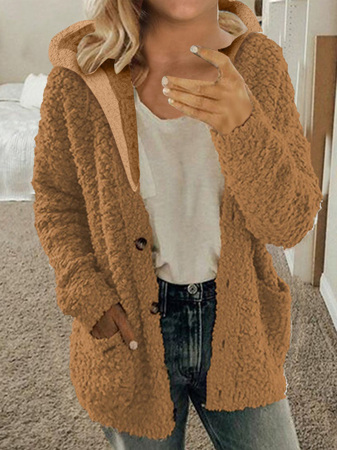 Ladies cozy fleece jacket with hood and practical pockets Lune London